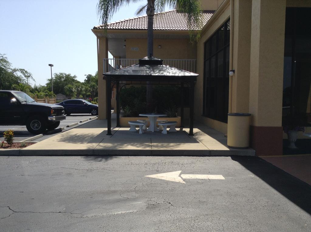 Rodeway Inn Port Richey North Zewnętrze zdjęcie